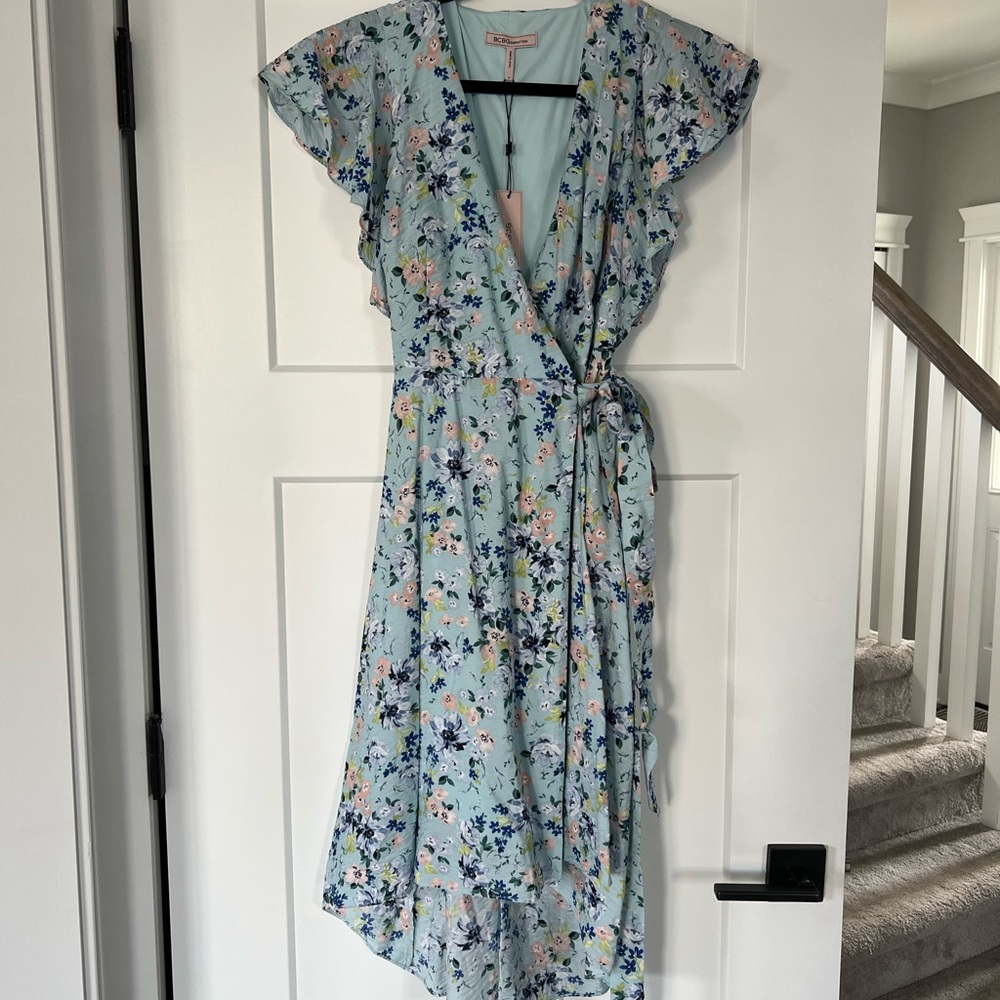 NWT BCBGeneration Full Bloom Blue Floral Wrap MIDI Dress Size 0